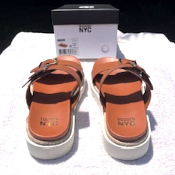 Flatform Two Strap . Size: 9 Two Strap Sandals . Madden NYC . New in Box - Picture 5 of 7